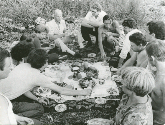 Picknick-in-former-Soviet-Union