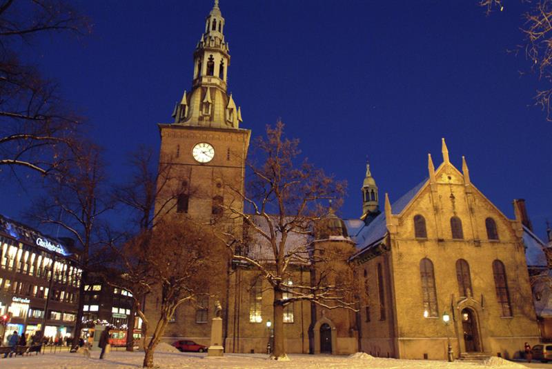 Julenattsmesse i Oslo domkirke med sangere fra Oslo Domkor. hovedbilde